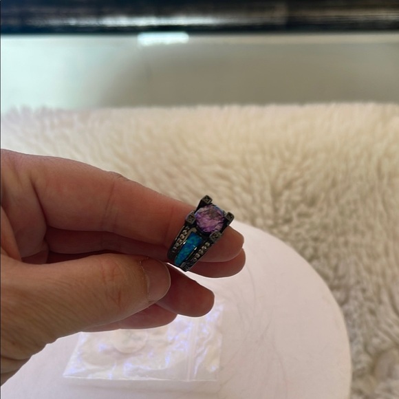 Elegant Purple and Blue Gemstone Ring - Picture 1 of 5